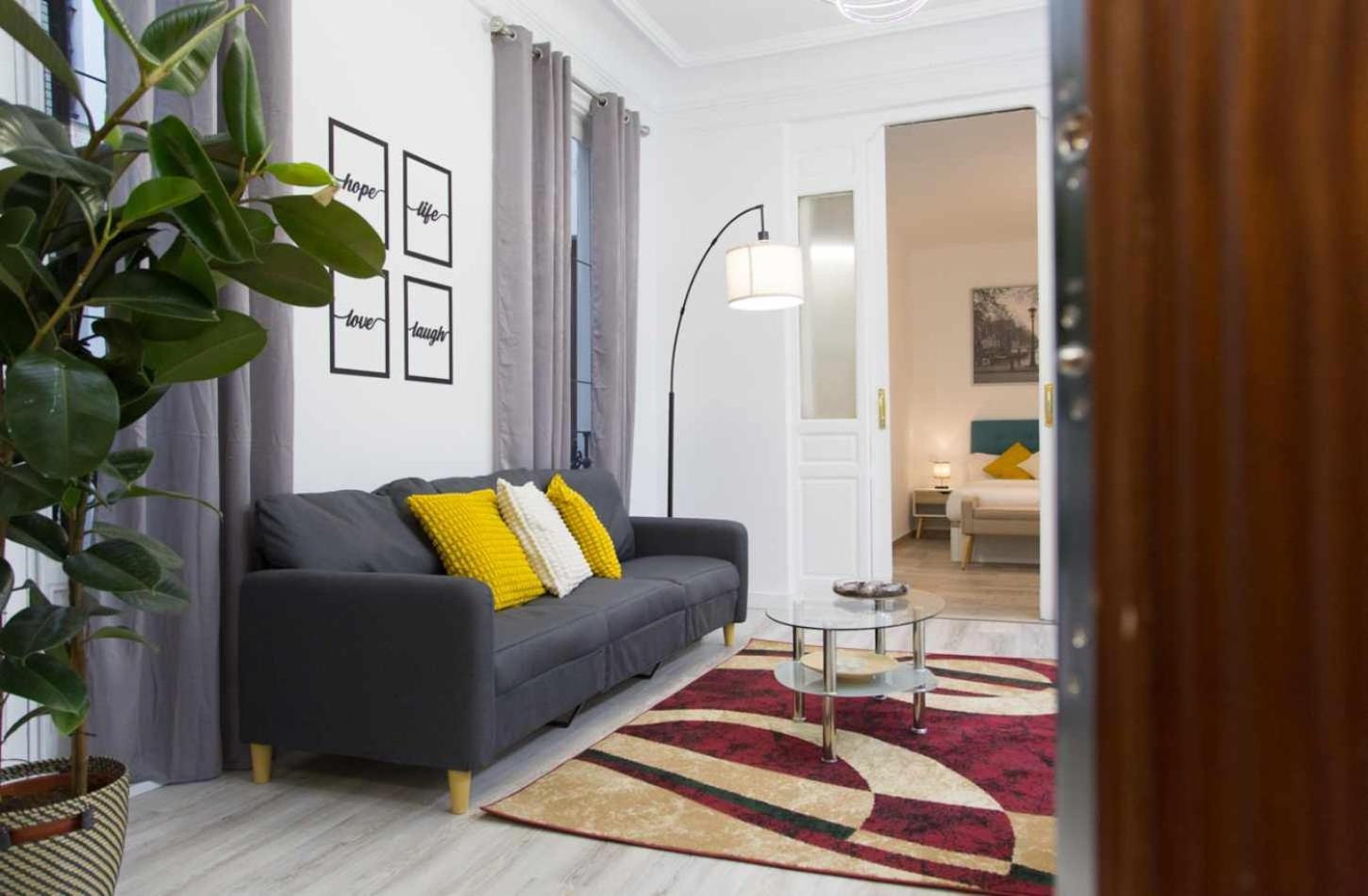 Una Lujosa Estancia En Las Cortes Madrid Exteriör bild